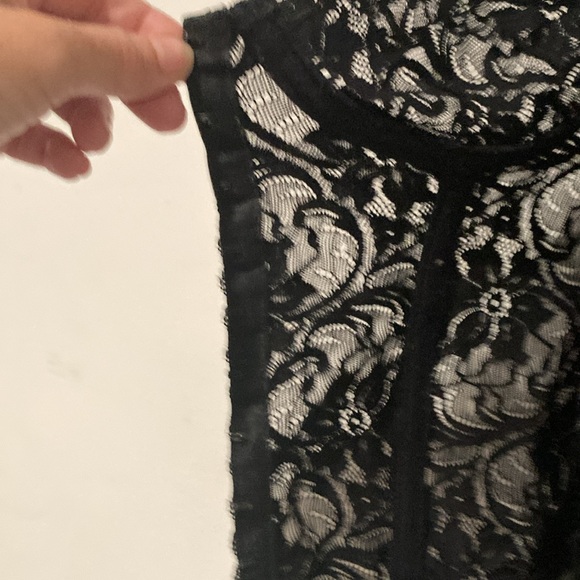 Vintage Black Lace Rose Corset w/ hook~n~eye secured front & back. Pre ~loved - Picture 9 of 14